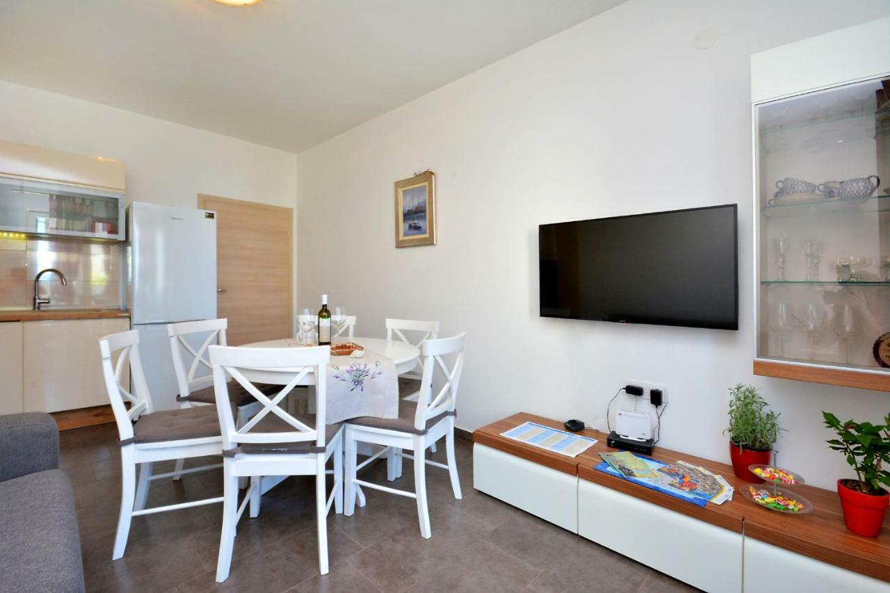 M & M Apartment Podstrana Bagian luar foto