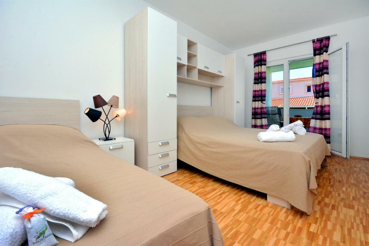 M & M Apartment Podstrana Bagian luar foto