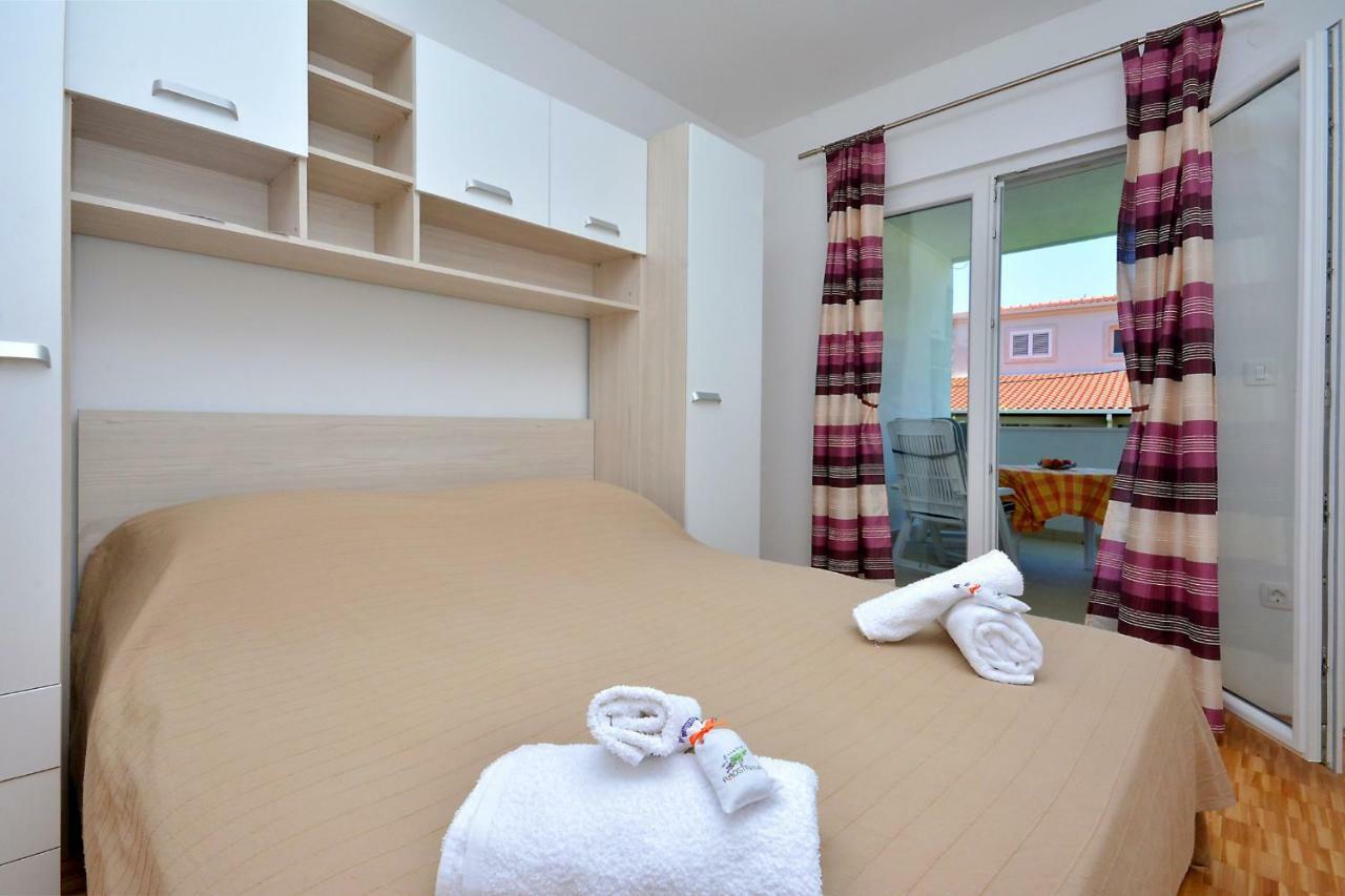 M & M Apartment Podstrana Bagian luar foto